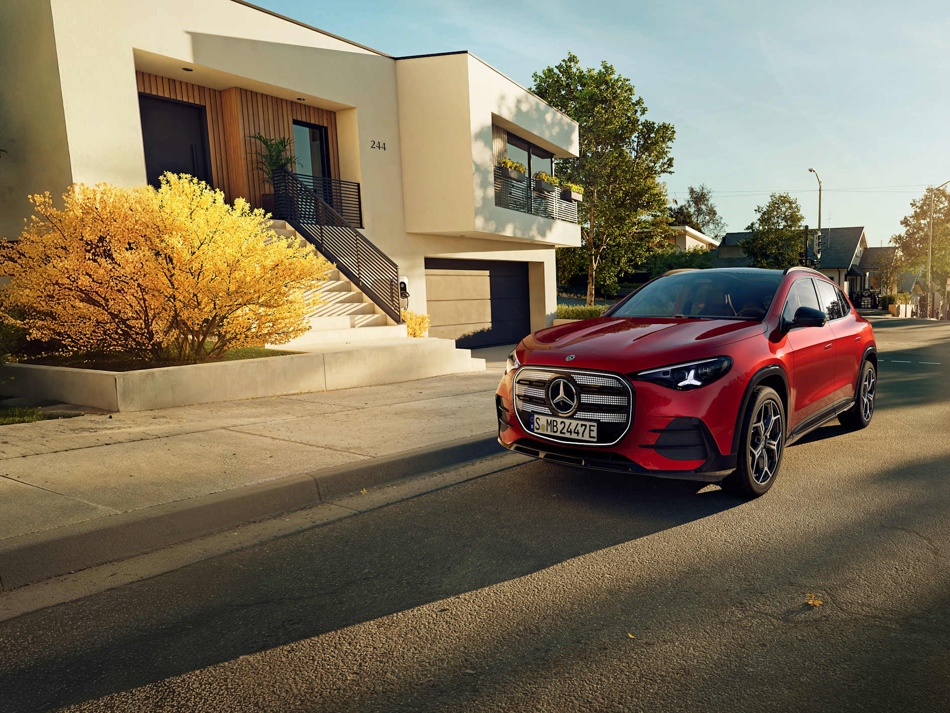 Helt nye elektriske Mercedes-Benz GLA sett forfra